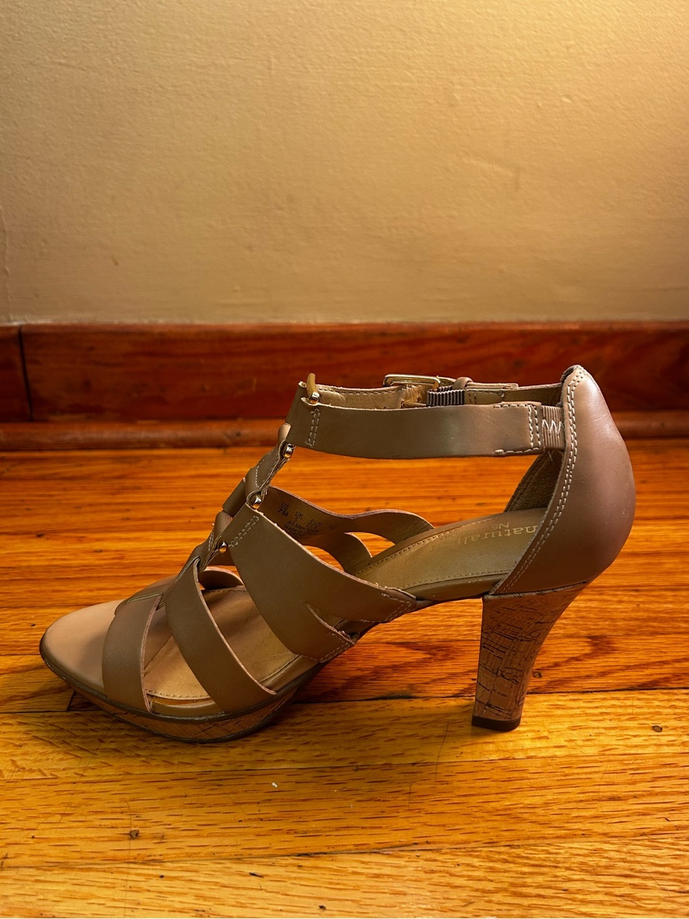 Naturalizer Dafny Tan Leather Strappy Heel Sandals N5 Comfort Footbed Size 7